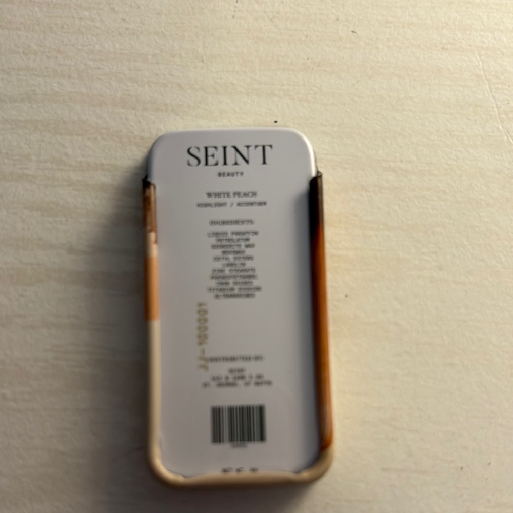 Sein't White Highlighter Makeup